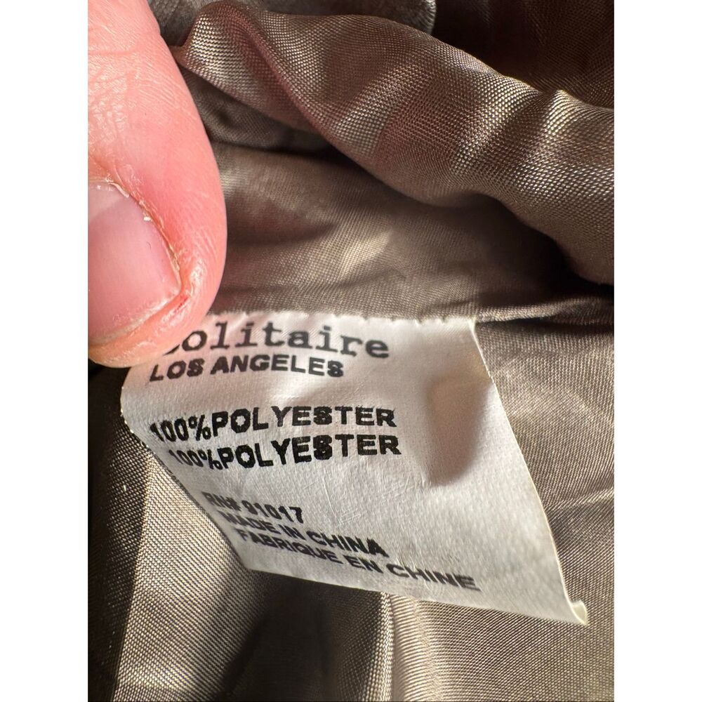 Solitaire Los Angeles Khaki/Sage Green Pleated Linen-Look Jacket | Wide Collar | - Picture 5 of 6